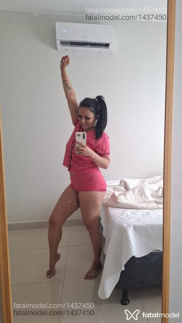 Acompanhante mulher com cabelo castanho de olhos castanhos - Lais Torrezani