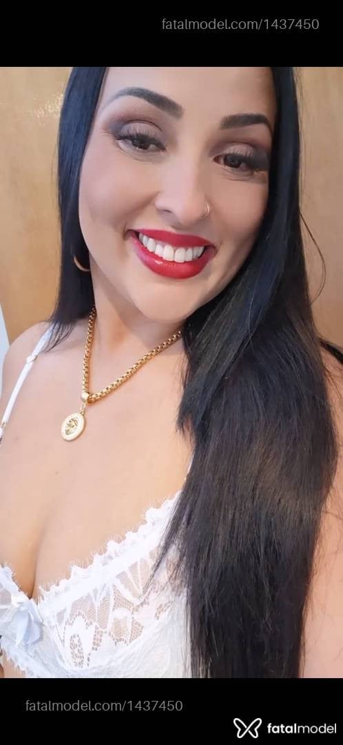 Acompanhante mulher com cabelo castanho de olhos castanhos - Lais Torrezani