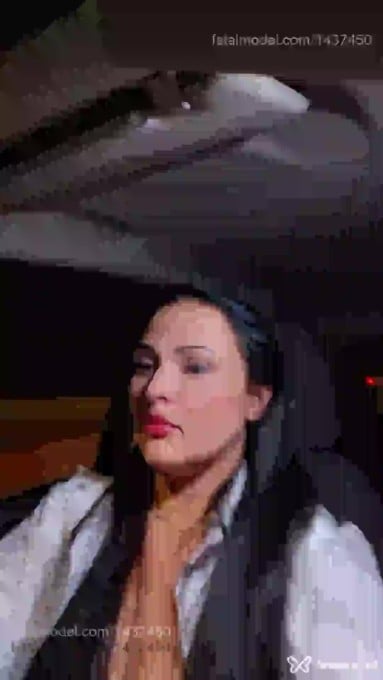 Acompanhante mulher com cabelo castanho de olhos castanhos em Coromandel Acompanhante mulher com cabelo castanho de olhos castanhos em Coromandel - Lais Torrezani