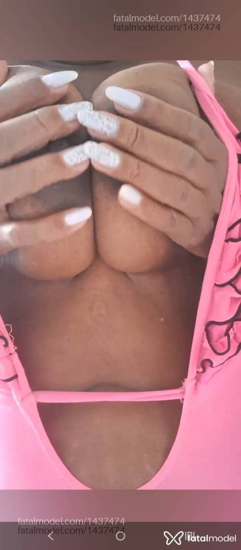 Acompanhante mulher morena (o) de olhos pretos - Julia Reis