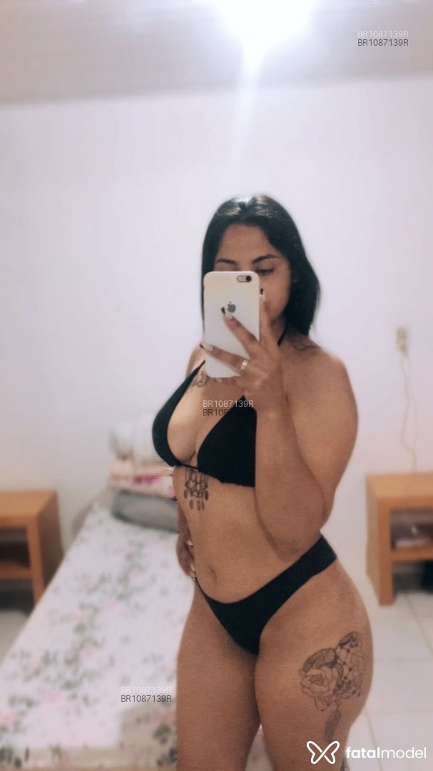 Acompanhante mulher morena (o) de olhos castanhos em Itapema Acompanhante mulher morena (o) de olhos castanhos em Itapema - Julia