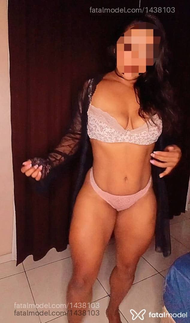 Acompanhante mulher com cabelo castanho de olhos castanhos - Tati Lemes