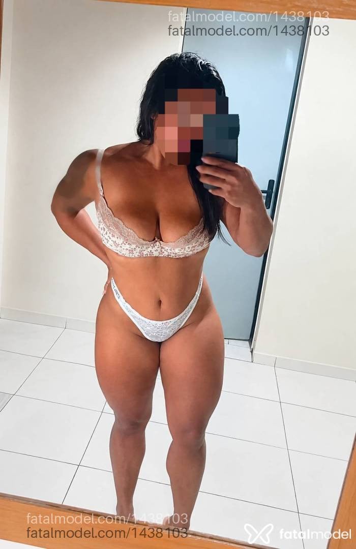 Acompanhante mulher com cabelo castanho de olhos castanhos - Tati Lemes