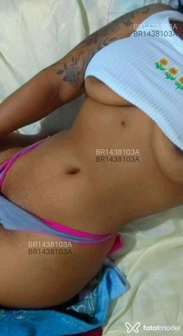 Acompanhante mulher com cabelo castanho de olhos castanhos em Irati Acompanhante mulher com cabelo castanho de olhos castanhos em Irati - Tati Lemes