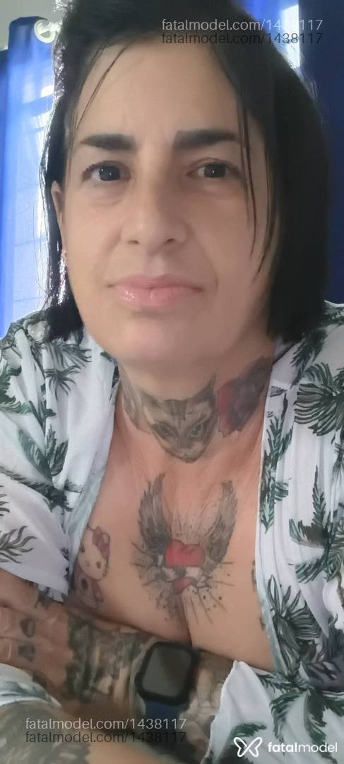 Acompanhante mulher com cabelo castanho de olhos castanhos em Amparo Acompanhante mulher com cabelo castanho de olhos castanhos em Amparo - Bella Oliver