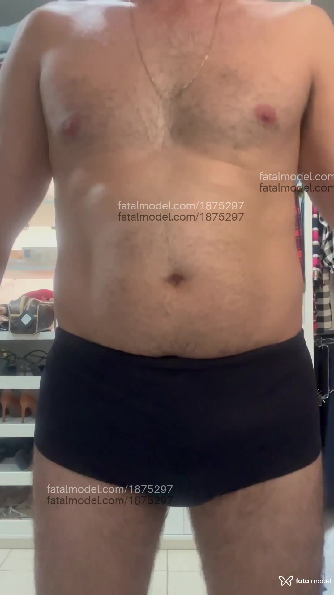 Acompanhante homem com cabelo castanho de olhos verdes em Fortaleza - Junior
