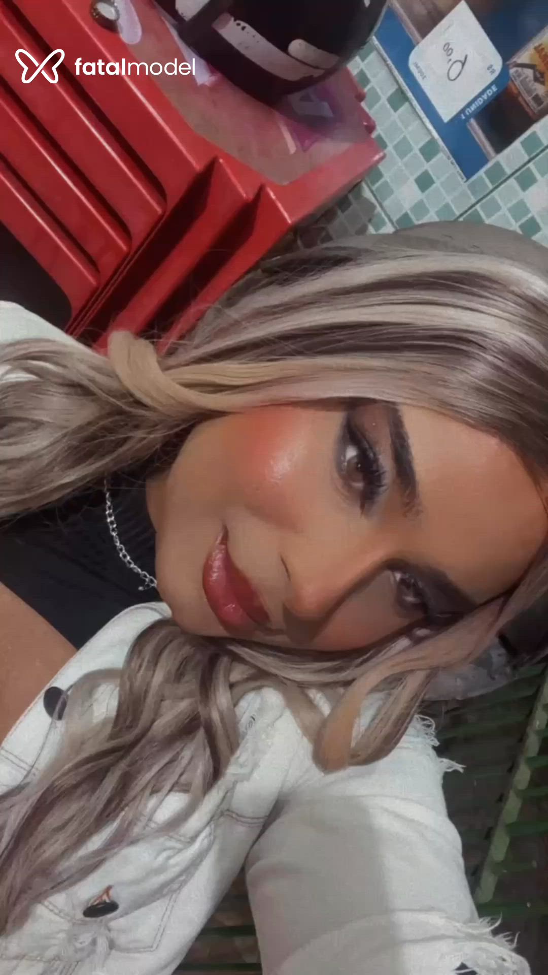 Acompanhante travesti com cabelo castanho de olhos mel em Guaratinguetá Acompanhante travesti com cabelo castanho de olhos mel em Guaratinguetá - Kethilin nifetinh