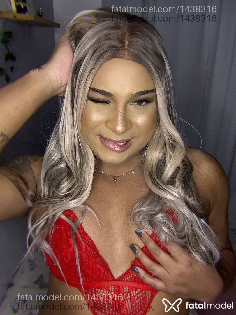 Acompanhante travesti com cabelo castanho de olhos mel - Kethilin nifetinh