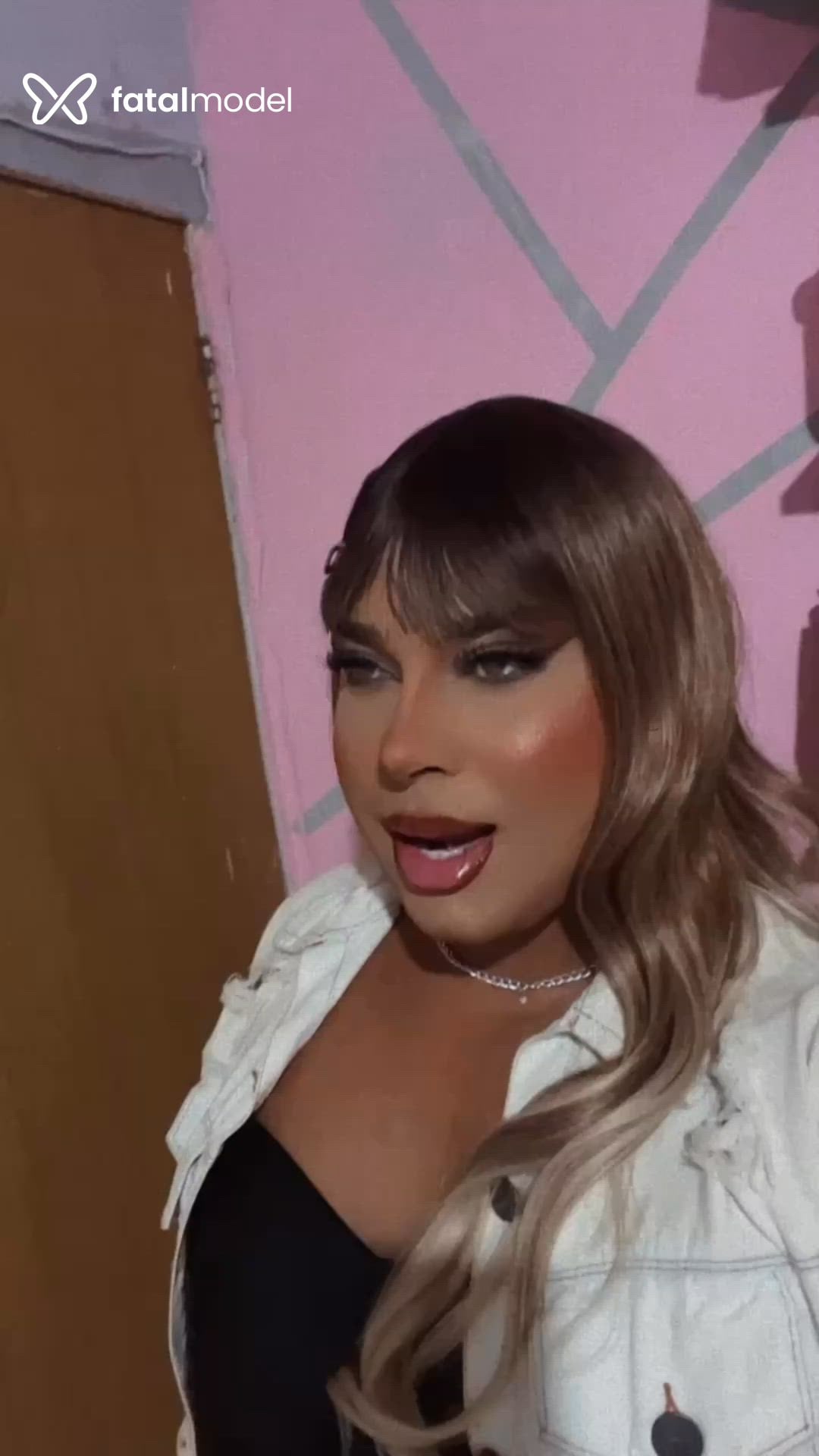 Acompanhante travesti com cabelo castanho de olhos mel em Guaratinguetá Acompanhante travesti com cabelo castanho de olhos mel em Guaratinguetá - Kethilin nifetinh