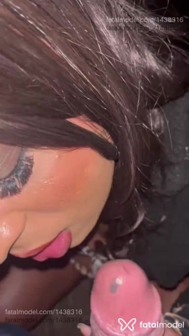 Acompanhante travesti com cabelo castanho de olhos mel em Guaratinguetá - Kethilin nifetinh