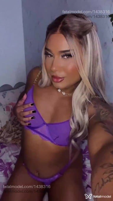 Acompanhante travesti com cabelo castanho de olhos mel em Guaratinguetá - Kethilin nifetinh