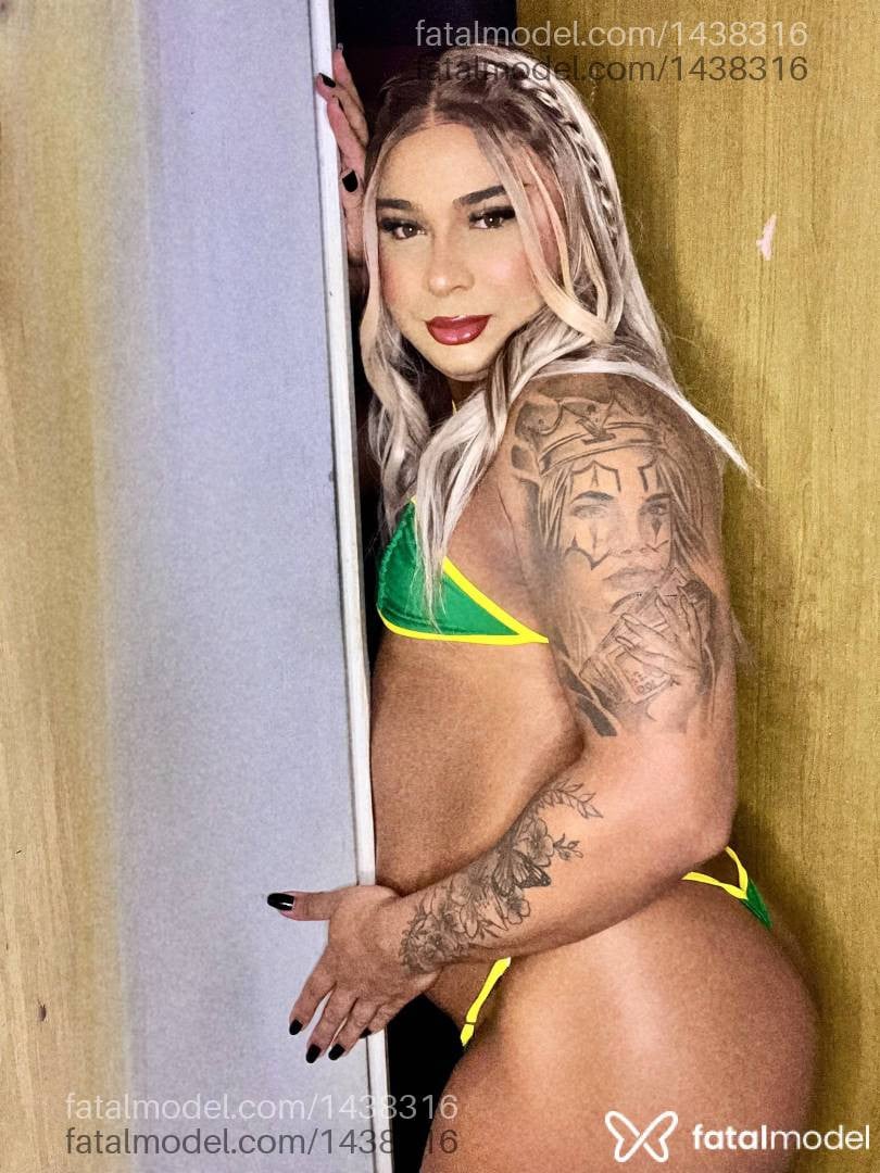 Acompanhante travesti com cabelo castanho de olhos mel em Guaratinguetá - Kethilin nifetinh