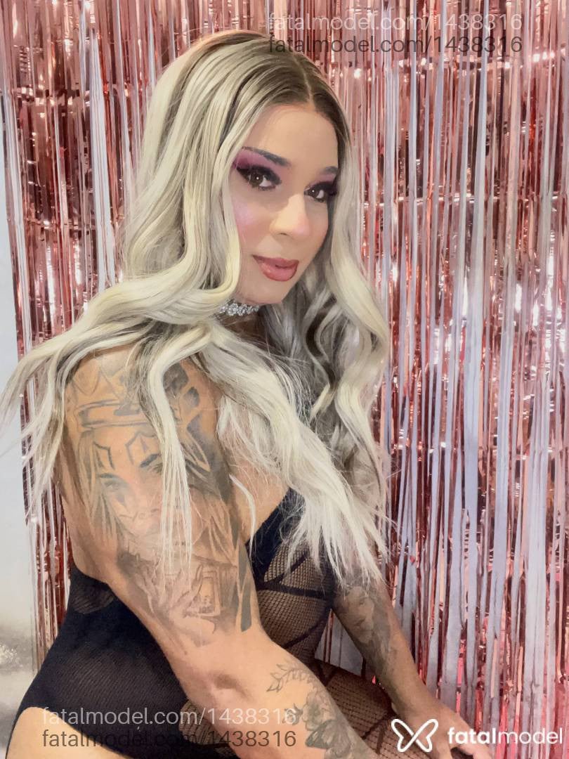 Acompanhante travesti com cabelo castanho de olhos mel - Kethilin nifetinh