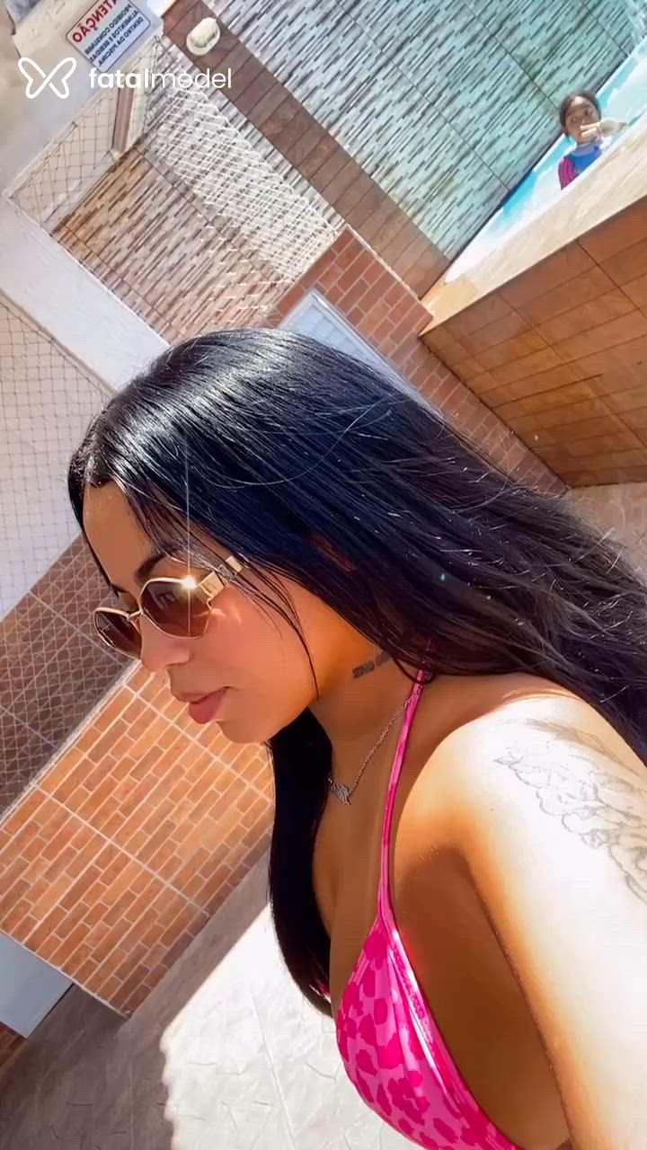 Acompanhante mulher morena (o) de olhos pretos - Beatriz Lima