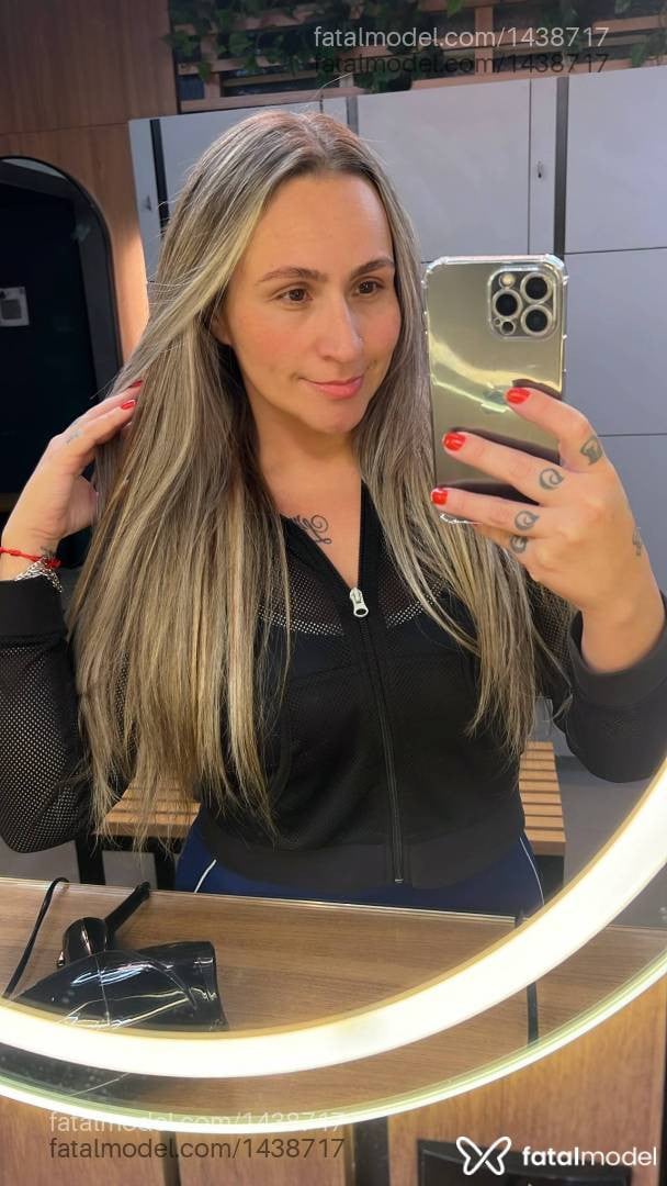 Acompanhante mulher com cabelo castanho de olhos mel em Caxias do Sul - Tami