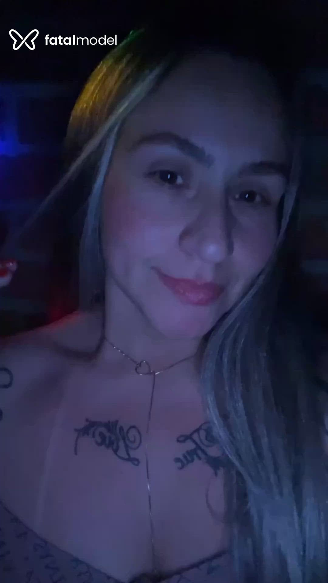 Acompanhante mulher com cabelo castanho de olhos mel em Caxias do Sul Acompanhante mulher com cabelo castanho de olhos mel em Caxias do Sul - Tami