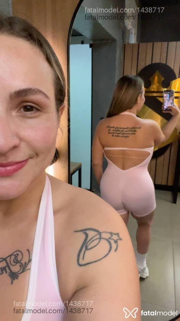 Acompanhante mulher com cabelo castanho de olhos mel - Tami