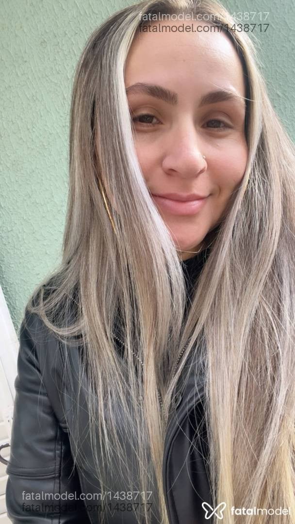 Acompanhante mulher com cabelo castanho de olhos mel em Caxias do Sul - Tami