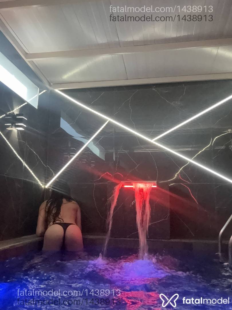 Acompanhante travesti morena (o) de olhos castanhos - Jhully Carolyne