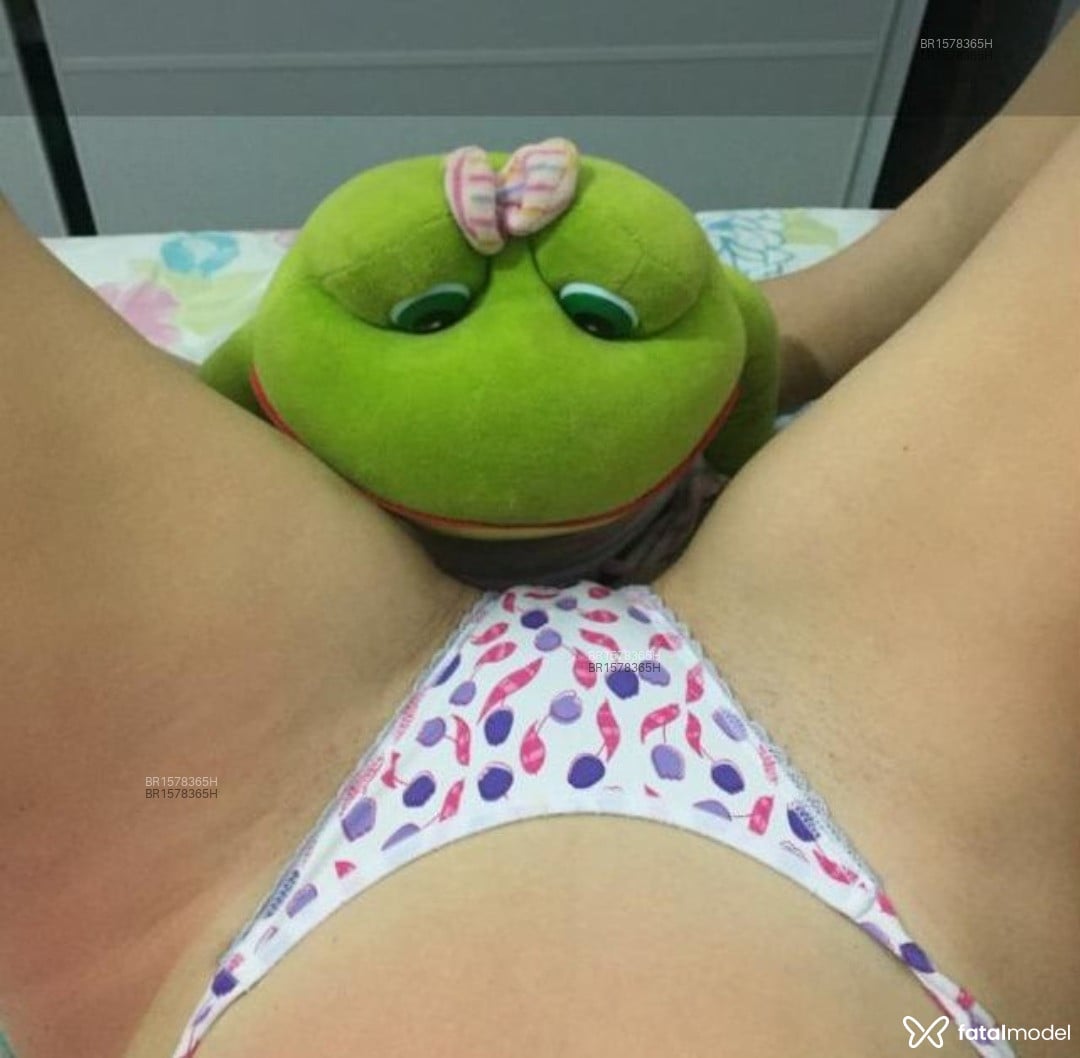 Acompanhante mulher com cabelo colorido de olhos castanhos em Três Lagoas - Brenda devassa