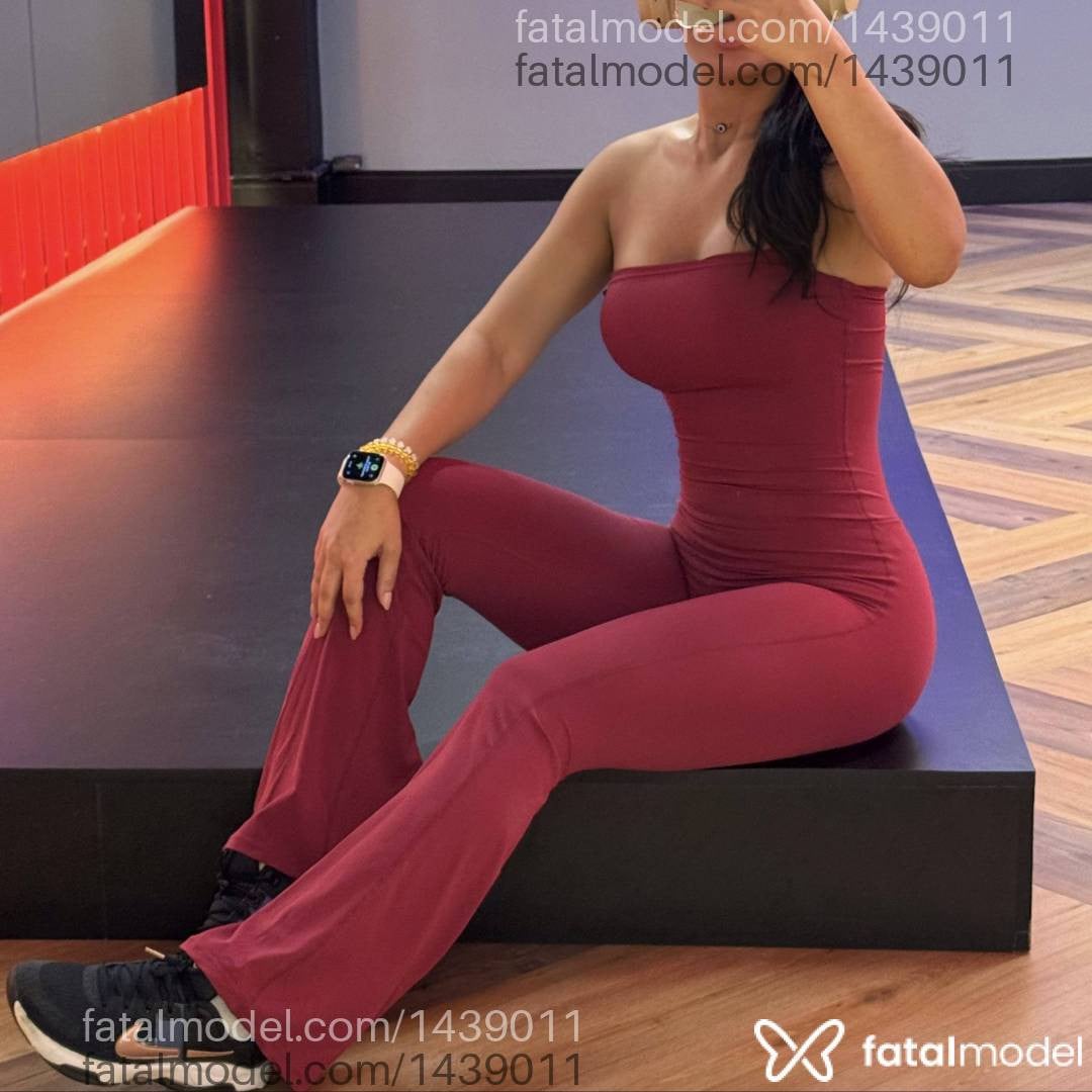 Acompanhante mulher com cabelo castanho de olhos mel - Luna Larissa