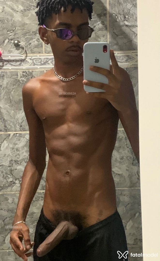 Acompanhante homem morena (o) de olhos castanhos em Rio de Janeiro - Lucas Alves