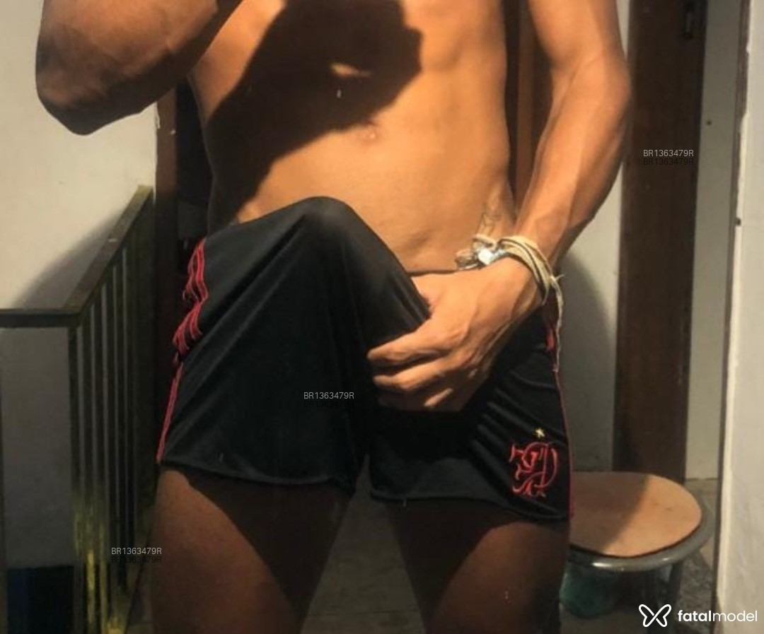 Acompanhante homem com cabelo castanho de olhos castanhos em São Paulo Acompanhante homem com cabelo castanho de olhos castanhos em São Paulo - Gabriel