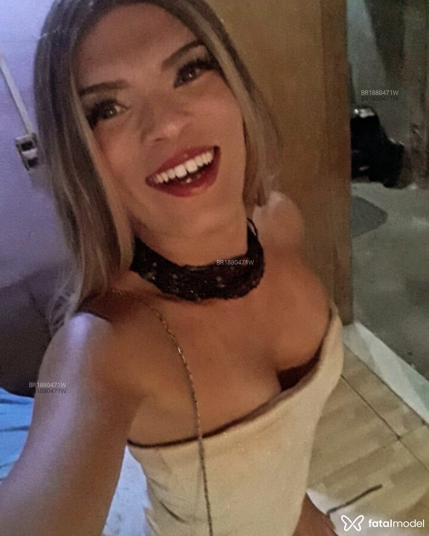 Acompanhante mulher trans morena (o) de olhos castanhos - Maria Eduarda Acompanhante mulher trans morena (o) de olhos castanhos - Maria Eduarda