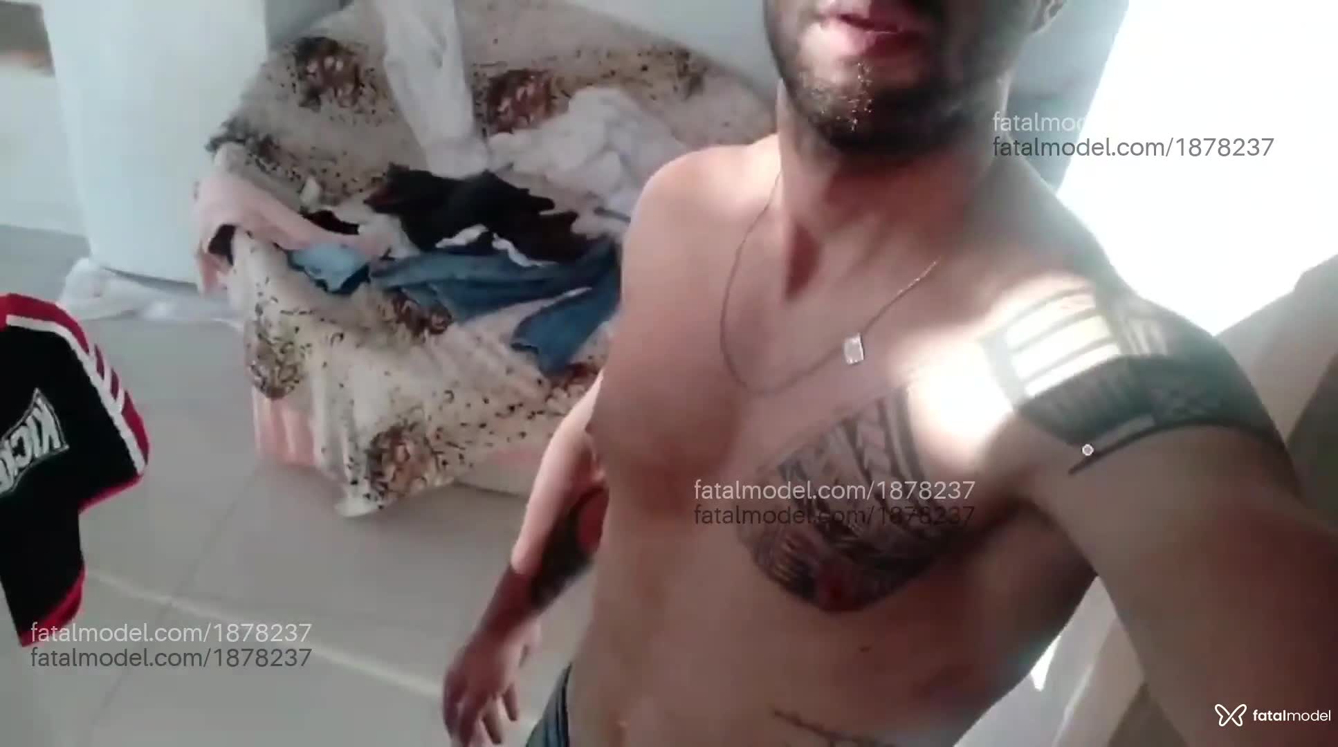 Acompanhante homem com cabelo castanho de olhos azuis em São Miguel do Oeste Acompanhante homem com cabelo castanho de olhos azuis em São Miguel do Oeste - Tiago