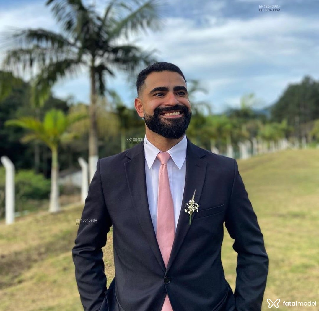 Acompanhante homem morena (o) de olhos pretos em Balneário Camboriú Acompanhante homem morena (o) de olhos pretos em Balneário Camboriú - Pedro Pedro