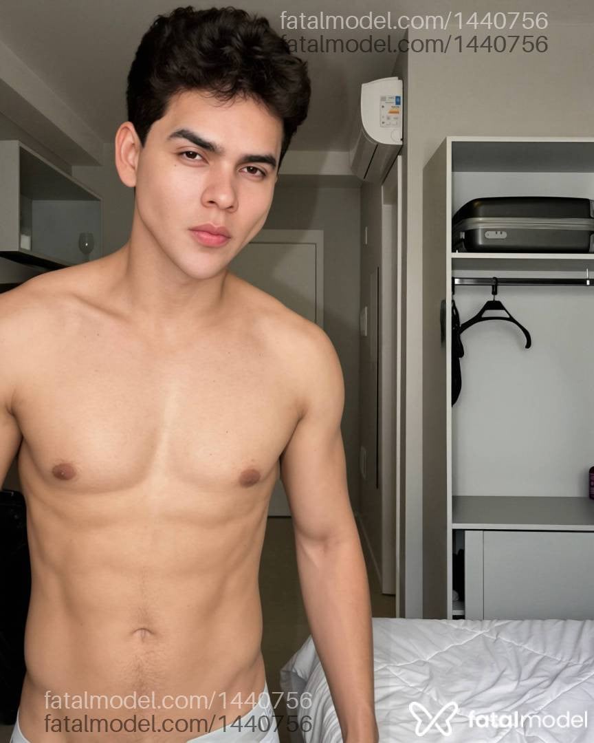 Acompanhante homem com cabelo castanho de olhos castanhos - Farides