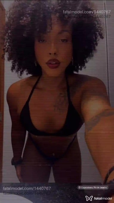Acompanhante mulher trans com cabelo castanho de olhos pretos em Pindamonhangaba - Morena