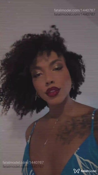 Acompanhante mulher trans com cabelo castanho de olhos pretos em Pindamonhangaba - Morena
