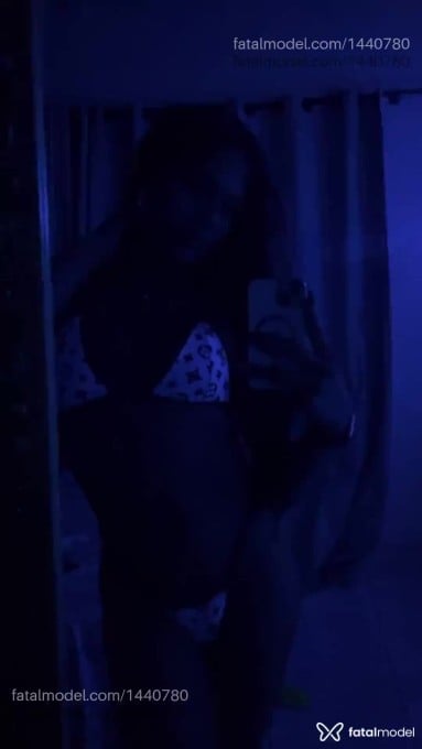 Acompanhante mulher trans morena (o) de olhos pretos em Parobé Acompanhante mulher trans morena (o) de olhos pretos em Parobé - Victoria