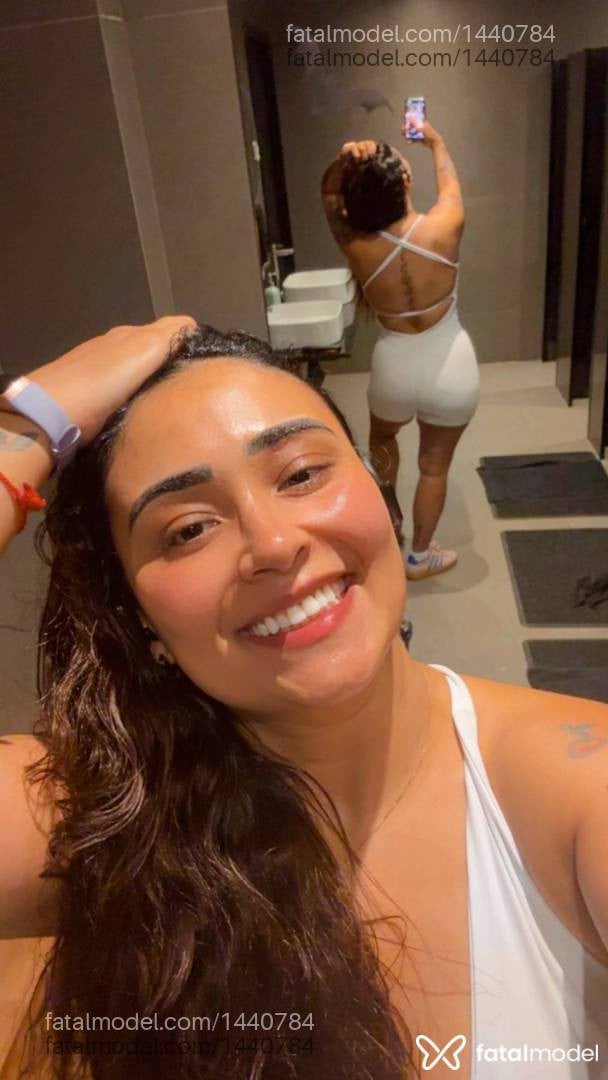 Acompanhante mulher com cabelo castanho de olhos pretos - Helen del conti