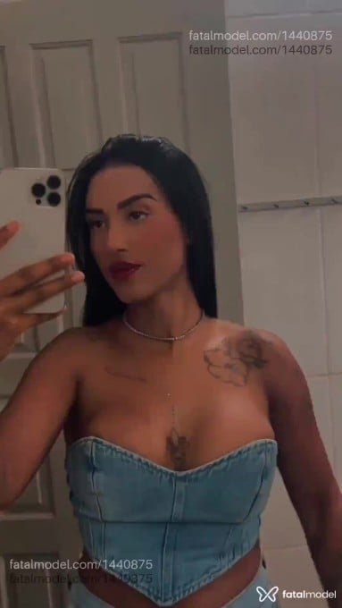 Acompanhante mulher morena (o) de olhos castanhos - Paula