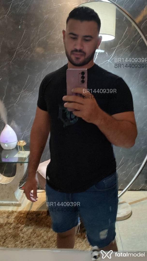 Acompanhante homem com cabelo castanho de olhos castanhos em Fortaleza - Ricardo
