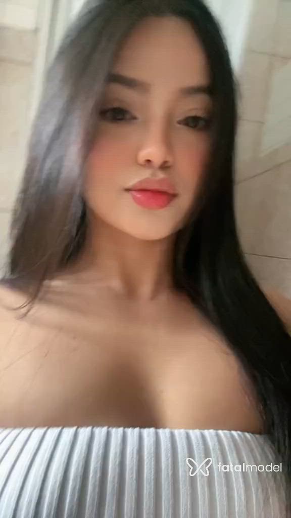 Acompanhante mulher morena (o) de olhos castanhos - Geovanna Muller Acompanhante mulher morena (o) de olhos castanhos - Geovanna Muller