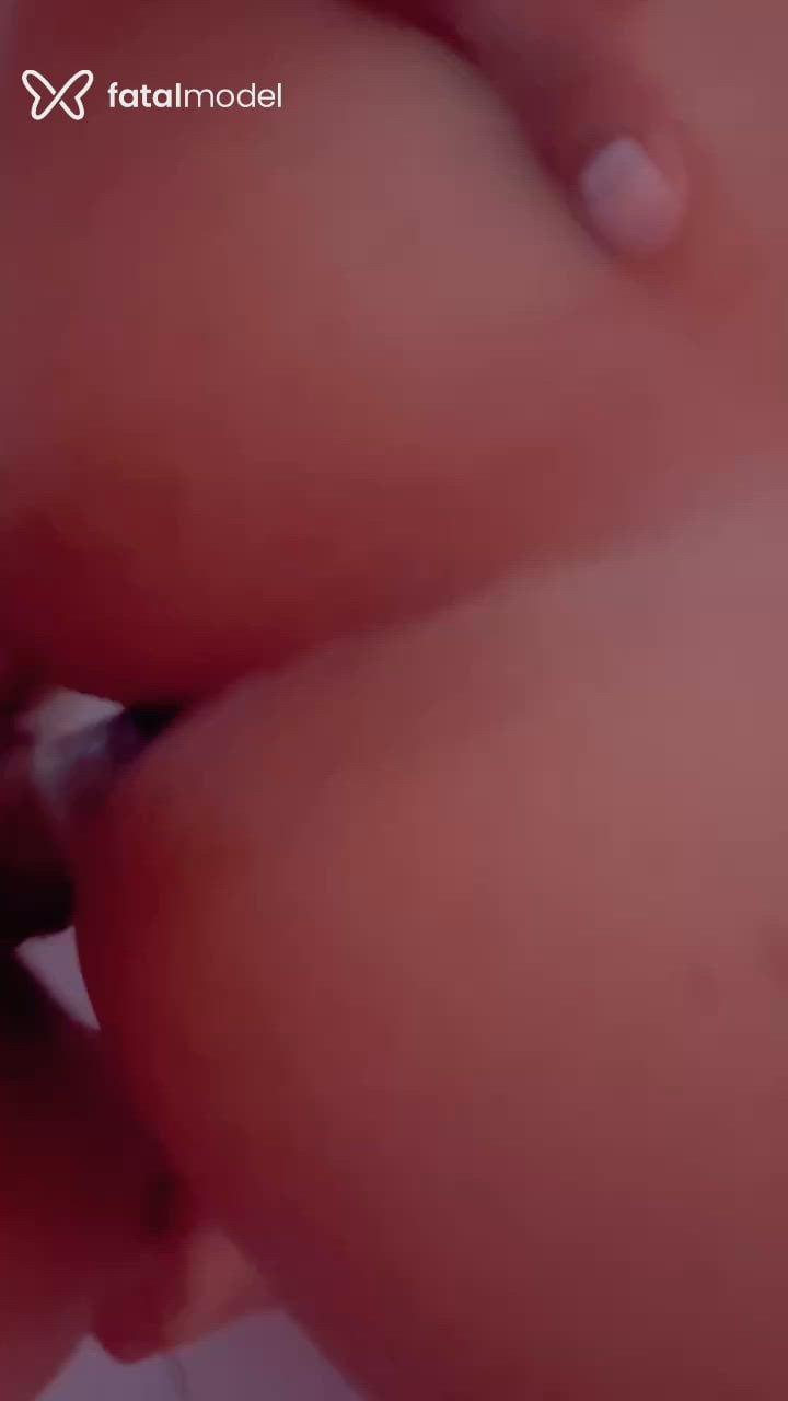 Acompanhante mulher com cabelo castanho de olhos castanhos em Irecê Acompanhante mulher com cabelo castanho de olhos castanhos em Irecê - Paloma
