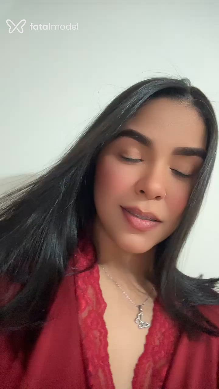 Acompanhante mulher com cabelo castanho de olhos castanhos em Irecê Acompanhante mulher com cabelo castanho de olhos castanhos em Irecê - Paloma