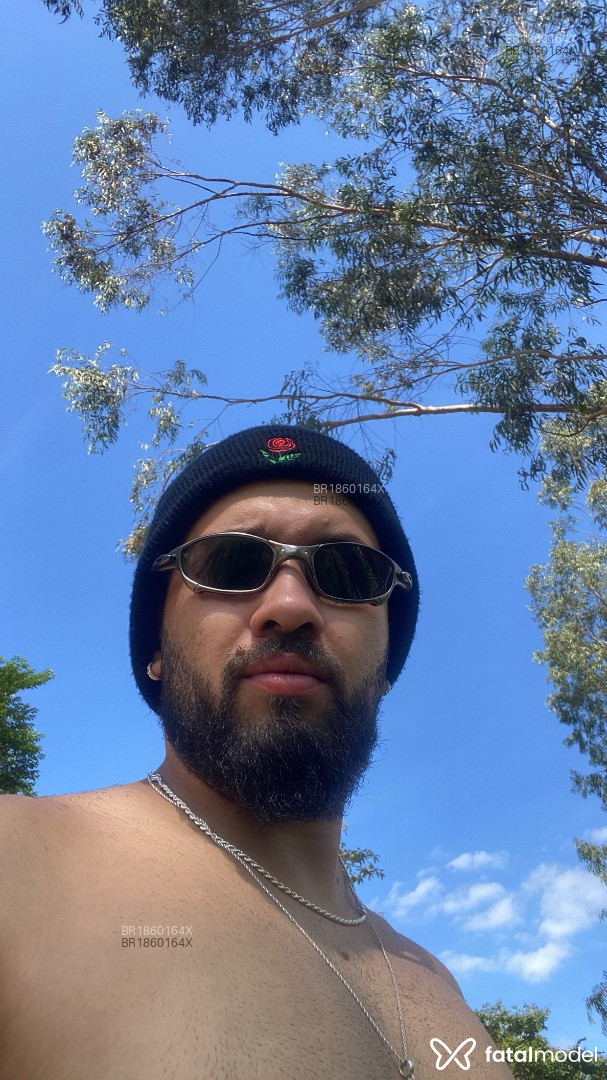 Acompanhante homem com cabelo castanho de olhos castanhos em Virtual - Bernardo