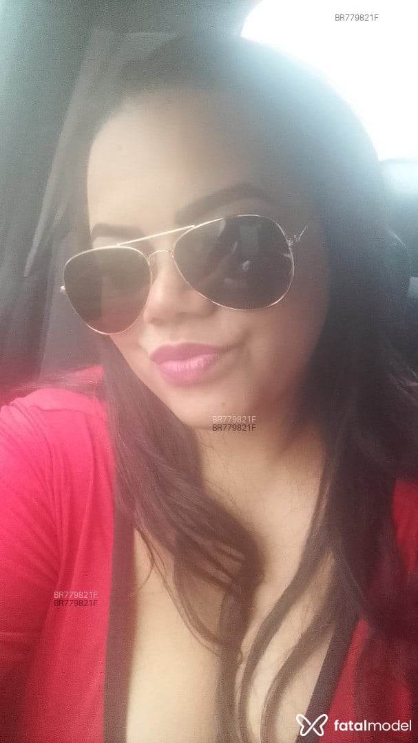 Acompanhante mulher com cabelo castanho de olhos verdes em Atibaia - Sofia