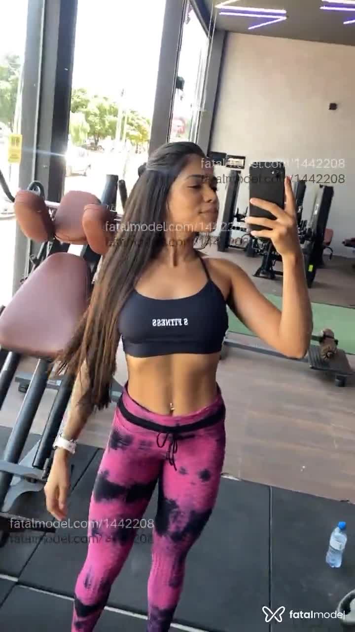Acompanhante mulher morena (o) de olhos pretos em Luís Eduardo Magalhães - Thays Mello