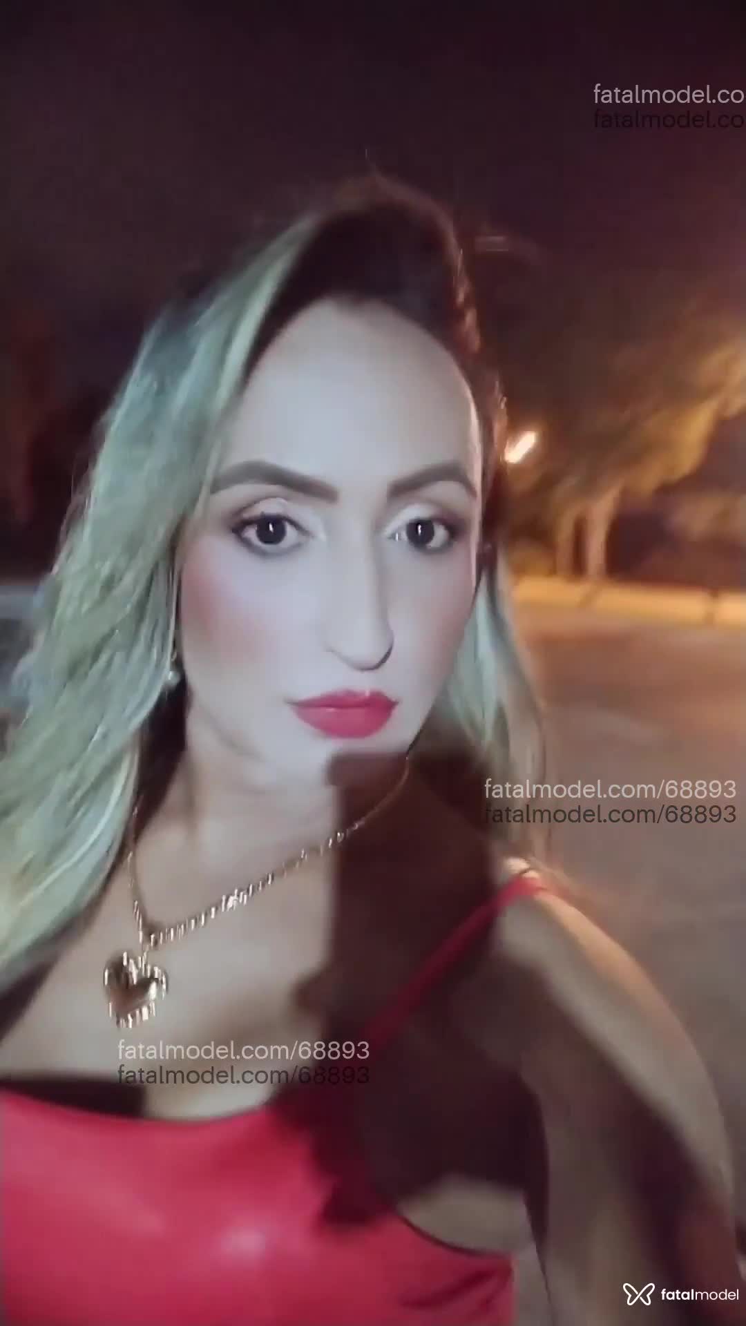 Acompanhante travesti loira (o) de olhos castanhos em Palmas Acompanhante travesti loira (o) de olhos castanhos em Palmas - Viviane