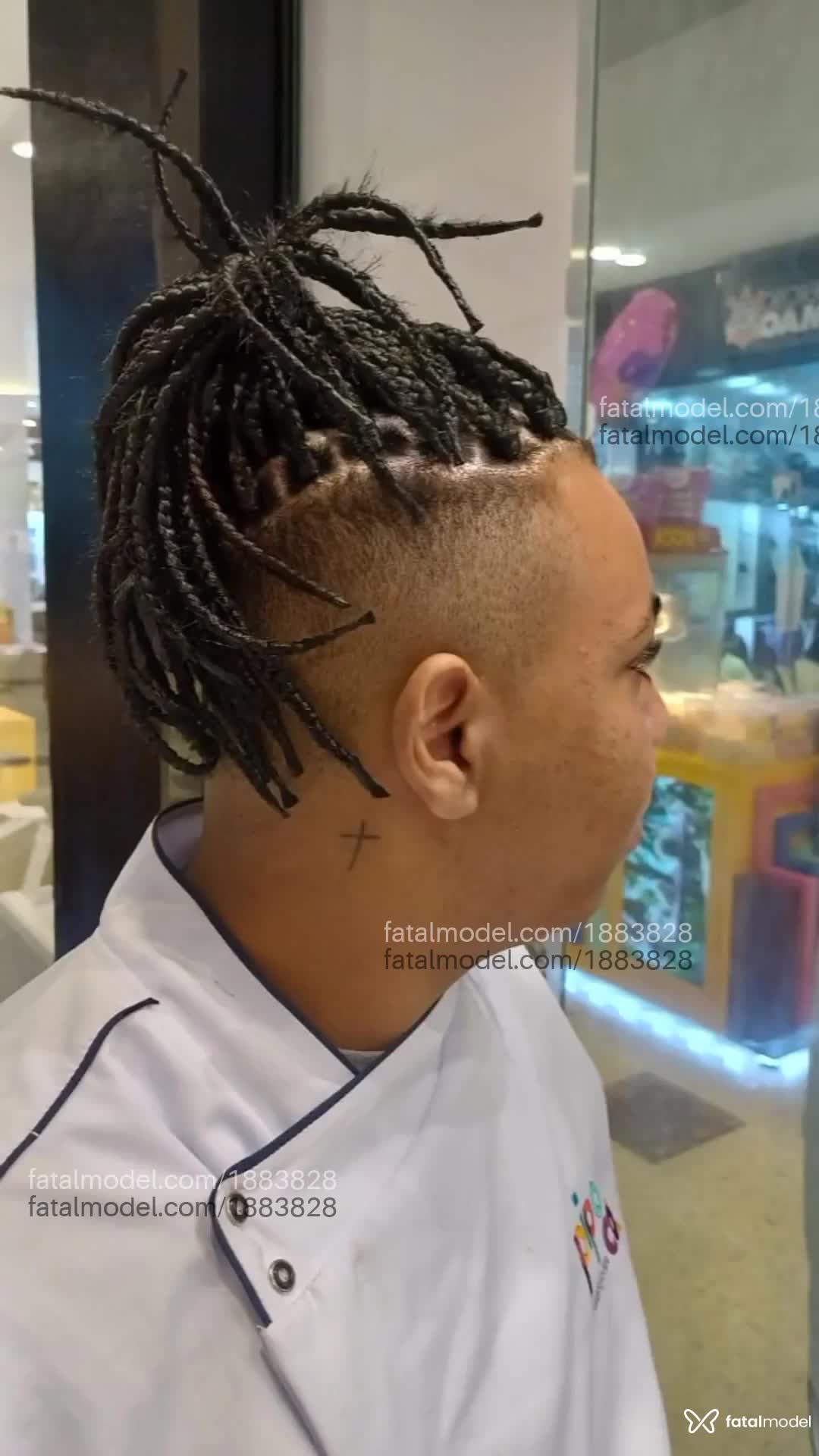Acompanhante homem morena (o) de olhos pretos em Virtual Acompanhante homem morena (o) de olhos pretos em Virtual - Messias