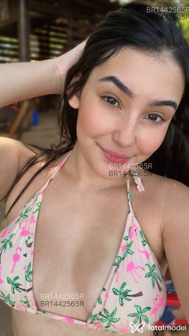 Acompanhante mulher com cabelo castanho de olhos castanhos em Brasília Acompanhante mulher com cabelo castanho de olhos castanhos em Brasília - Eduarda