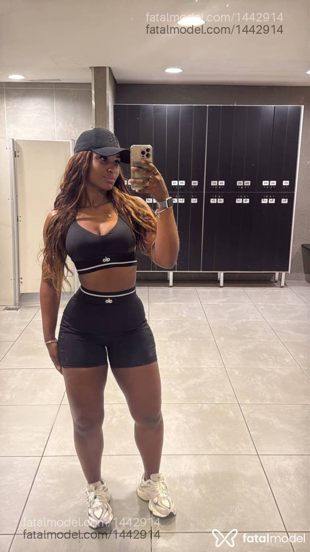 Acompanhante mulher com cabelo castanho de olhos pretos em Campinas Acompanhante mulher com cabelo castanho de olhos pretos em Campinas - Bárbara Sampaio