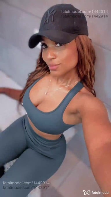 Acompanhante mulher com cabelo castanho de olhos pretos em Campinas Acompanhante mulher com cabelo castanho de olhos pretos em Campinas - Bárbara Sampaio