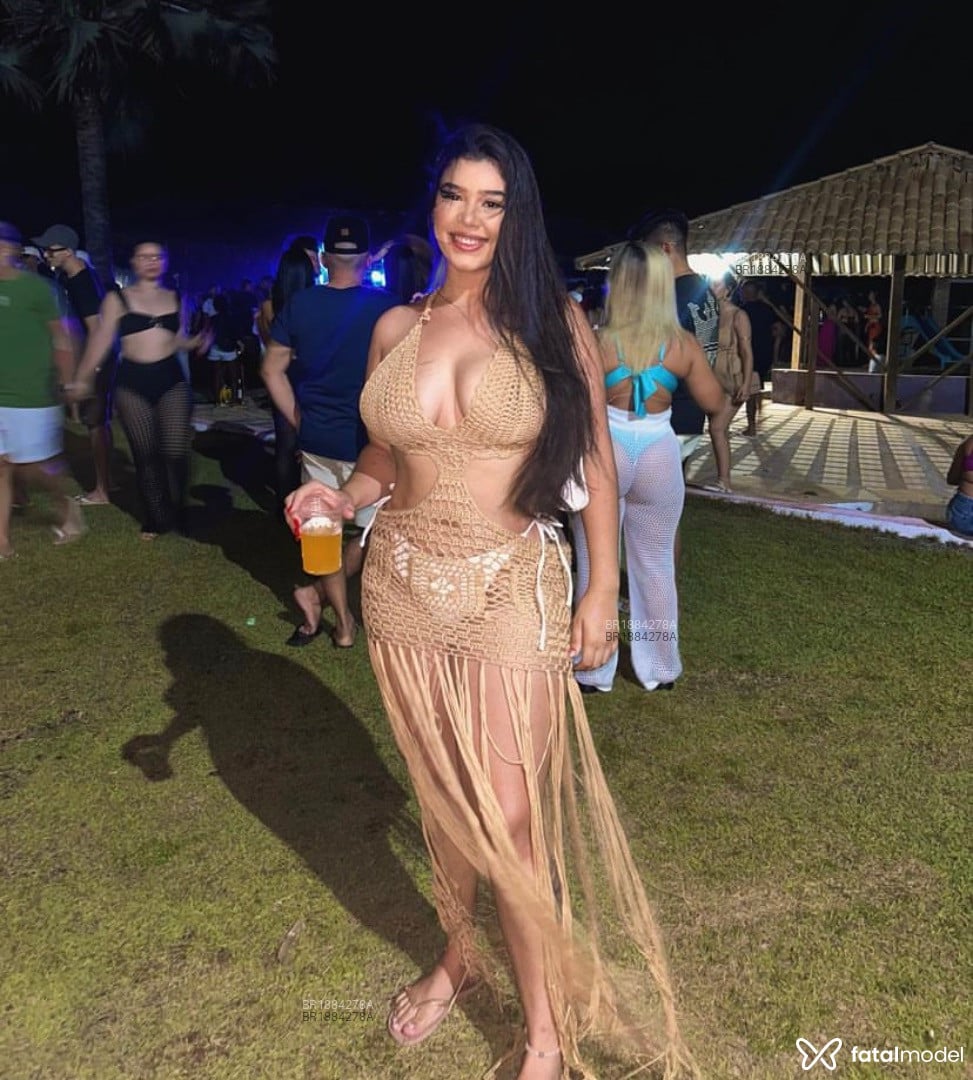 Acompanhante mulher loira (o) de olhos castanhos em João Pessoa - Nicole