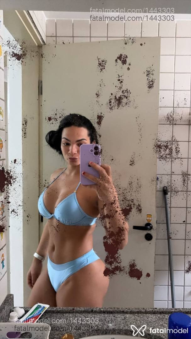 Acompanhante mulher trans morena (o) de olhos castanhos - Bruna